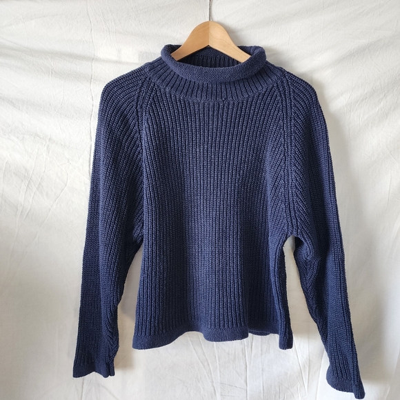 Vintage Navy Blue Knit Sweater - Picture 8 of 8
